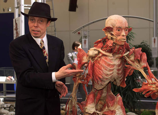 Dr Gunther von Hagens and friend